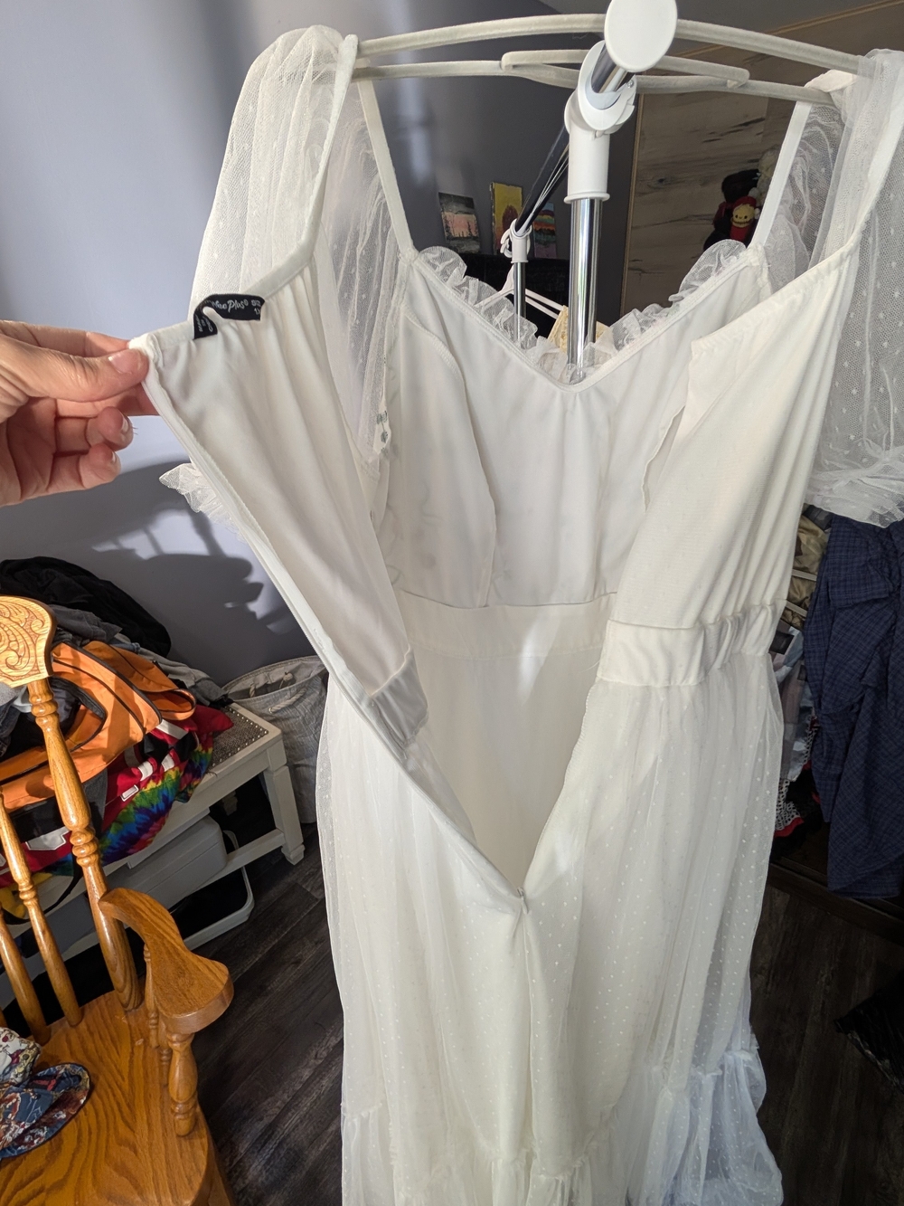 Ivory Floral-Embroidered Puff-Sleeve Maxi Dress - Picture 10 of 11
